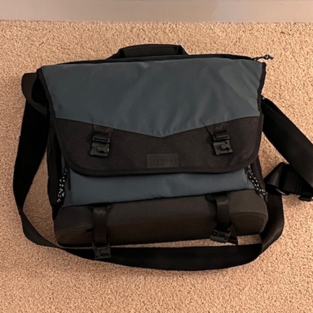 Tenba DNA 13 DSLR Messenger Camera Bag - Gently used, Excellent Condition